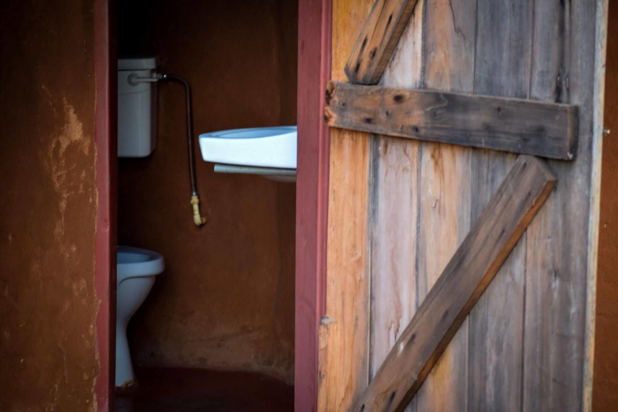 Готель Zinga Backpackers Лівінґстон Екстер'єр фото